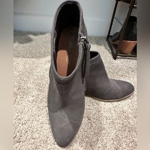 Toms Loren grey suede/wool bootie size 9.5